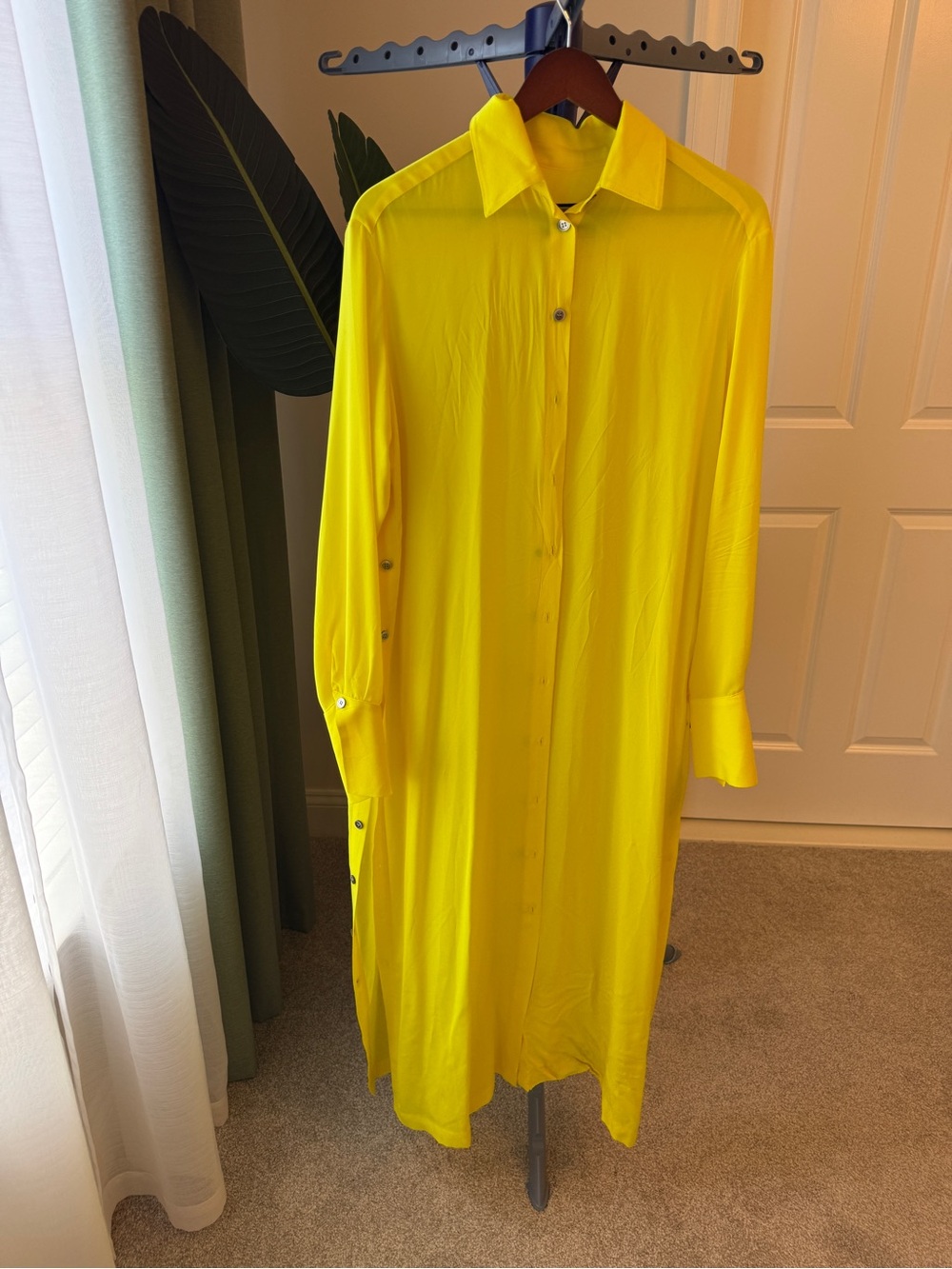 Women’s Silk Designer Long Sleeve Button-Front Dress Shirt in Yellow